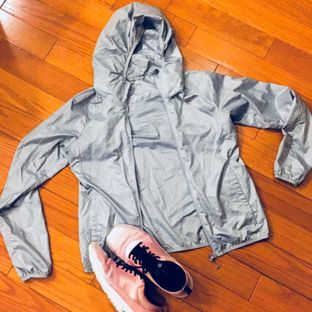 Uniqlo silver gray windbreaker